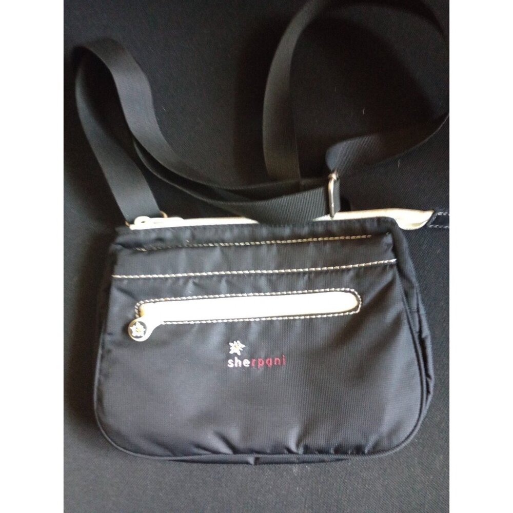 Sherpani cross body Zoom daisy bag